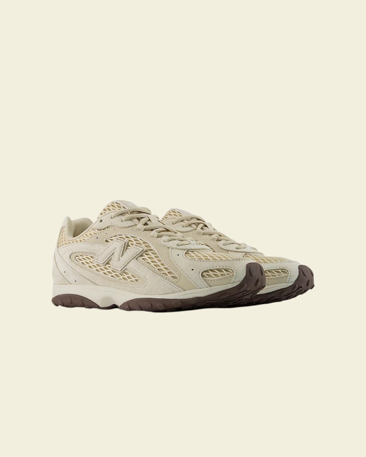 204L Sandstone with Linen and Cortado