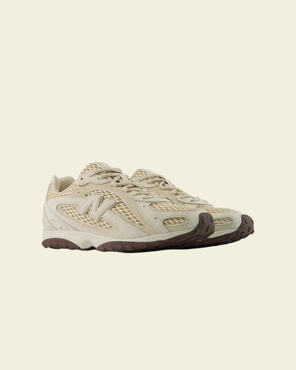 204L Sandstone with Linen and Cortado